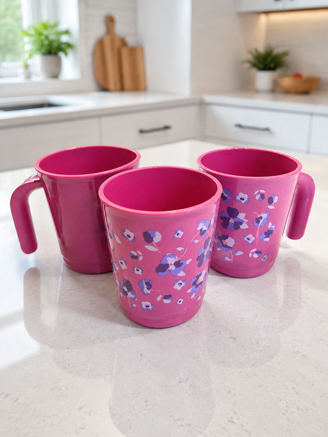 🌸 Une jolie tasse rose fleurie qui met de la couleur dans votre journée!